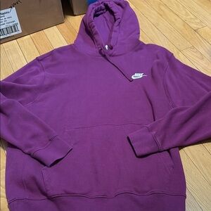 Nike Men's Plum Hoodie Sweater